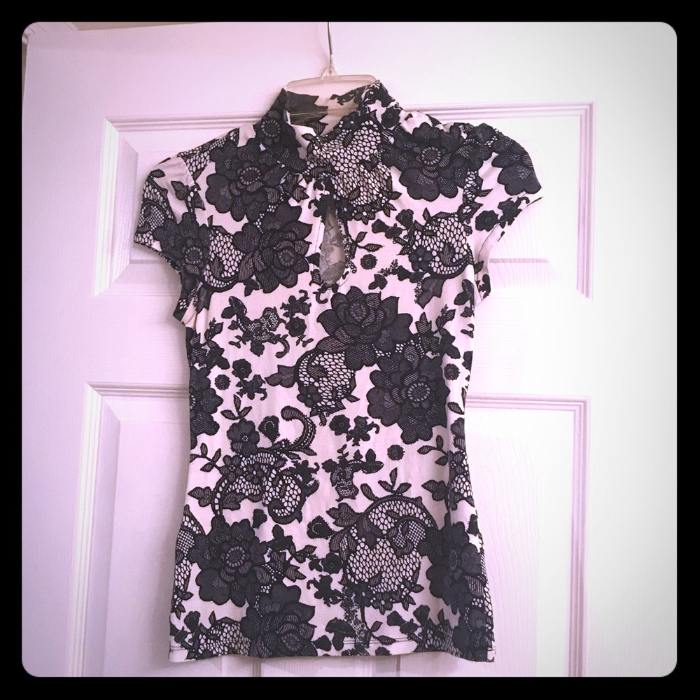 Express keyhole shirt xs